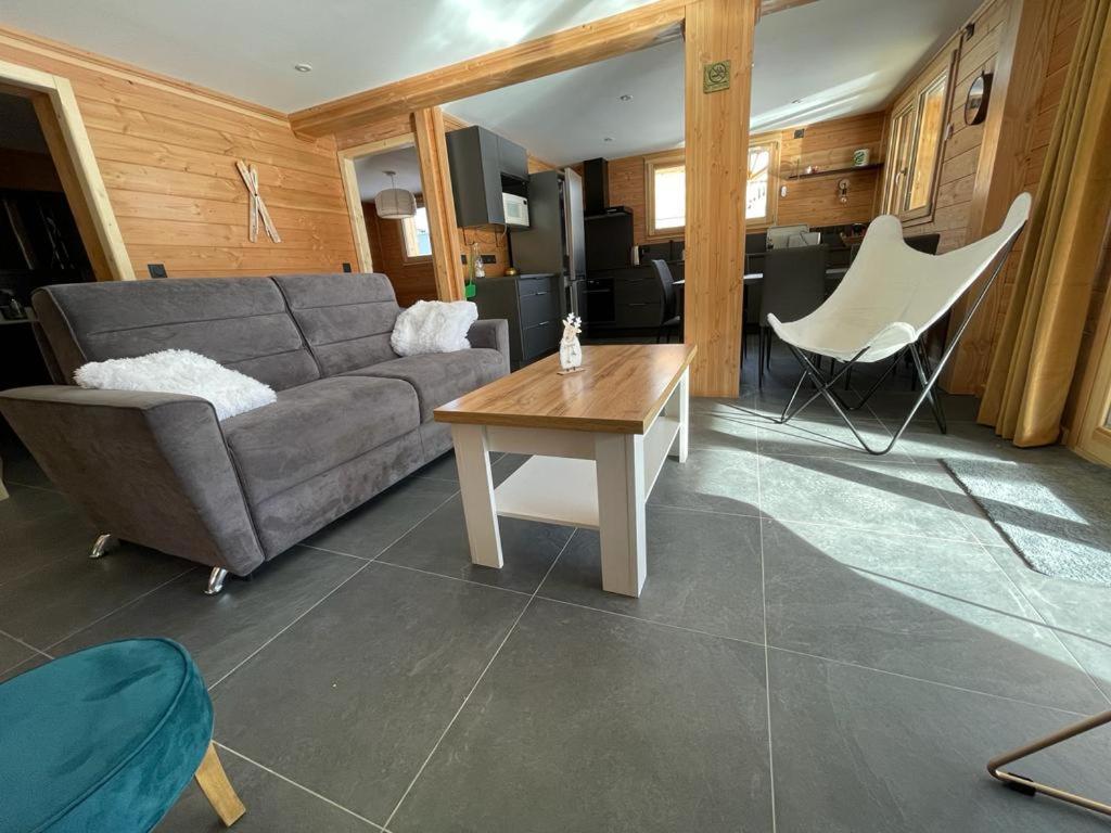Appartement Lumineux Neuf Dans Bas De Chalet Le Douglas La Joue du Loup Bagian luar foto