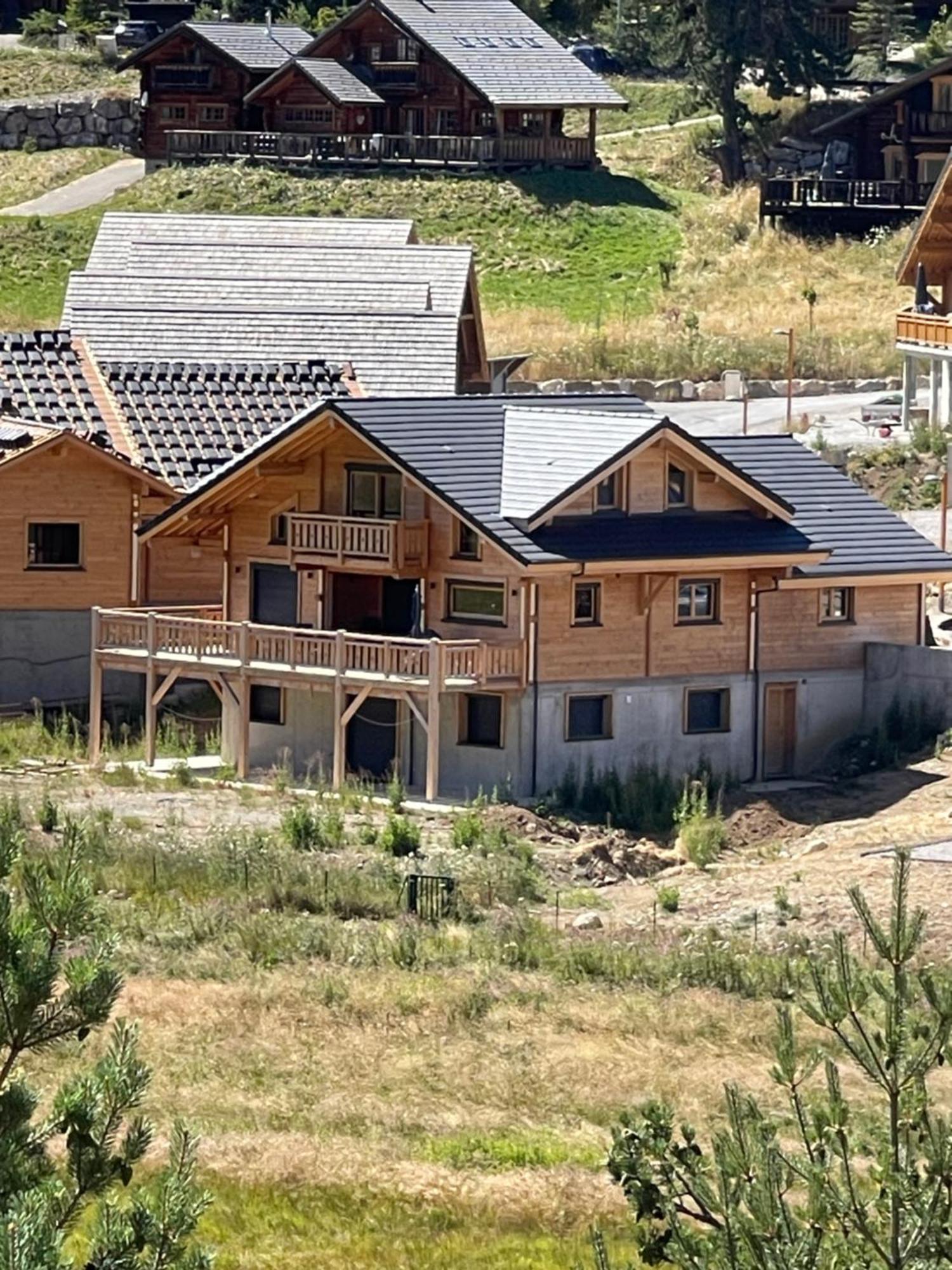 Appartement Lumineux Neuf Dans Bas De Chalet Le Douglas La Joue du Loup Bagian luar foto