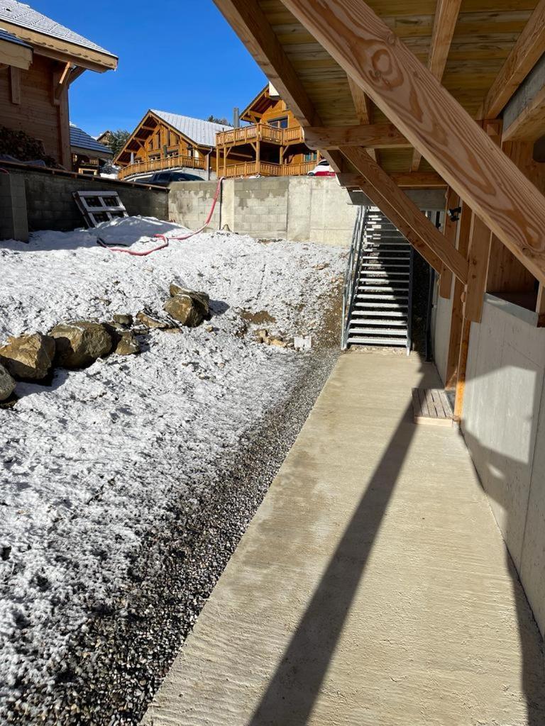 Appartement Lumineux Neuf Dans Bas De Chalet Le Douglas La Joue du Loup Bagian luar foto