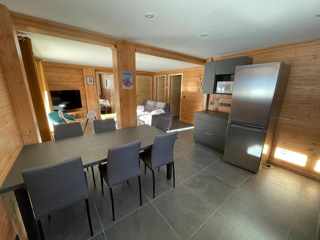 Appartement Lumineux Neuf Dans Bas De Chalet Le Douglas La Joue du Loup Bagian luar foto